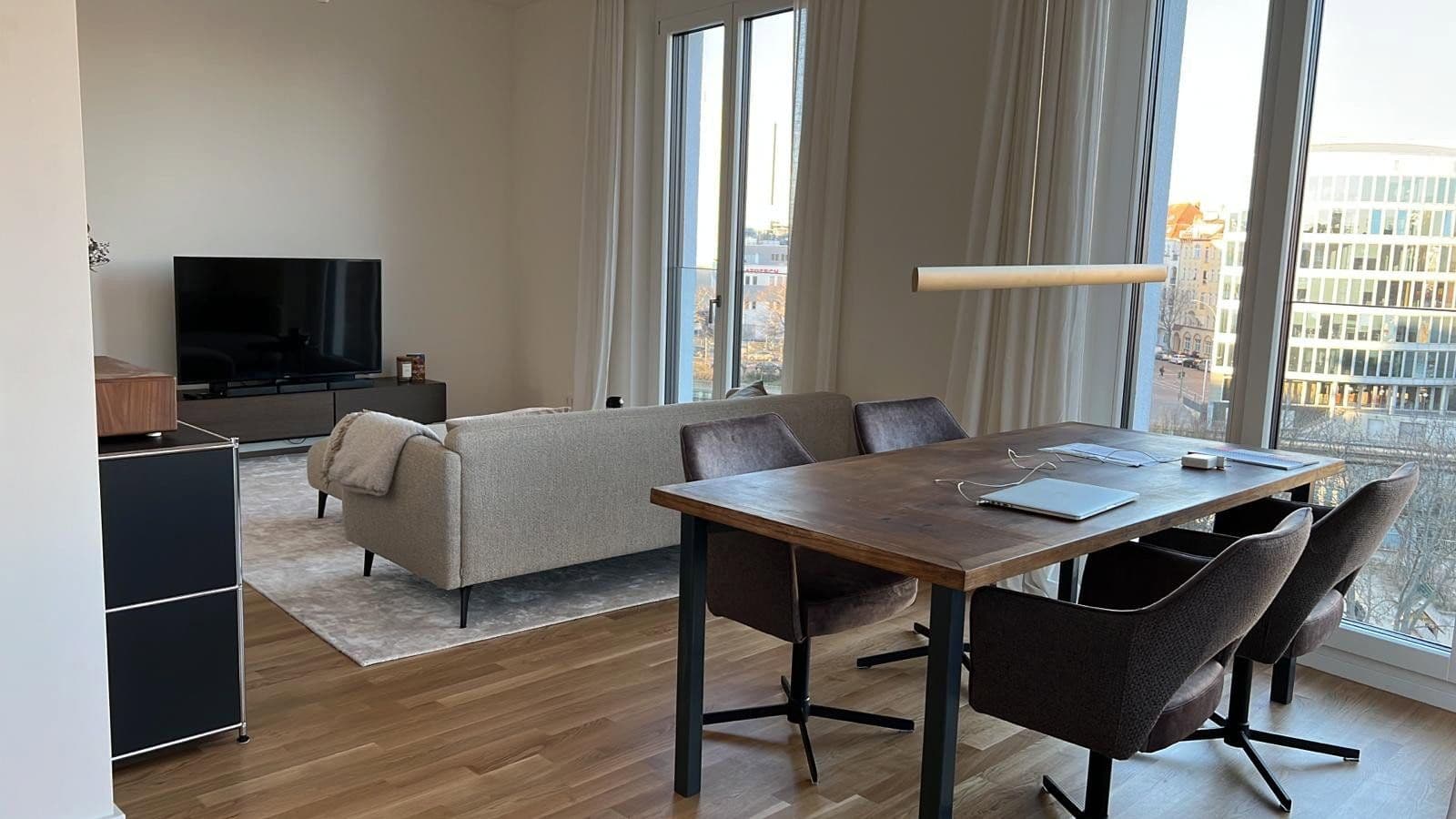 Prenájom bytu 4-izbový 112 m², Berlin, Berlín Prenájom bytu 4-izbový 112 m², Berlin, Berlín