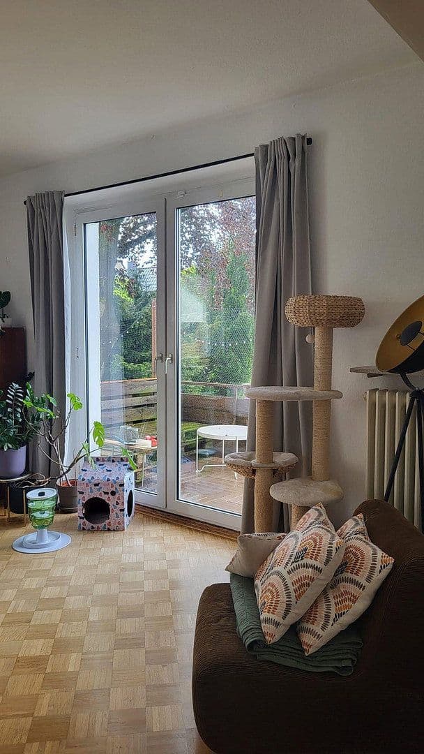 Prenájom bytu 4-izbový 100 m², Schatenstr. 14, Bielefeld, Severné Porýnie - Westfálsko Prenájom bytu 4-izbový 100 m², Schatenstr. 14, Bielefeld, Severné Porýnie - Westfálsko