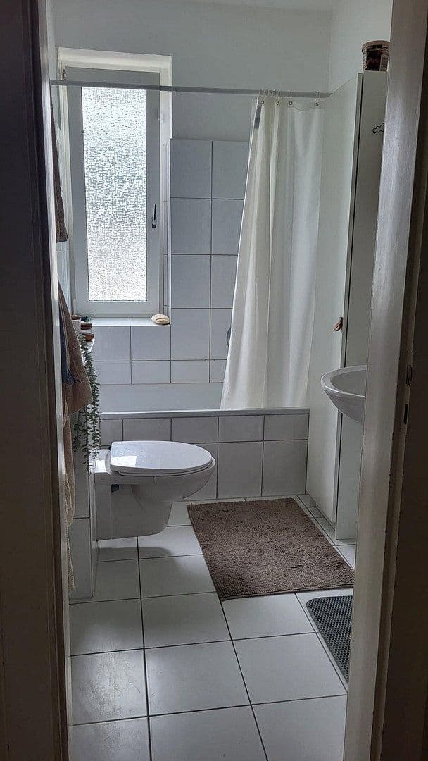 Prenájom bytu 4-izbový 100 m², Schatenstr. 14, Bielefeld, Severné Porýnie - Westfálsko Prenájom bytu 4-izbový 100 m², Schatenstr. 14, Bielefeld, Severné Porýnie - Westfálsko