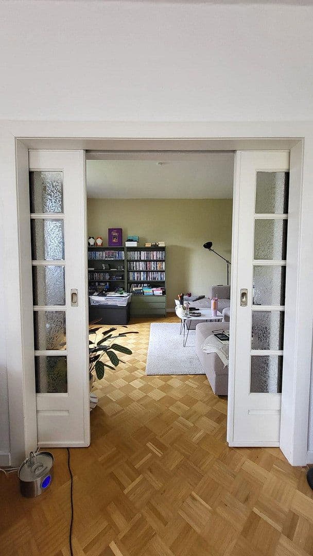 Prenájom bytu 4-izbový 100 m², Schatenstr. 14, Bielefeld, Severné Porýnie - Westfálsko Prenájom bytu 4-izbový 100 m², Schatenstr. 14, Bielefeld, Severné Porýnie - Westfálsko