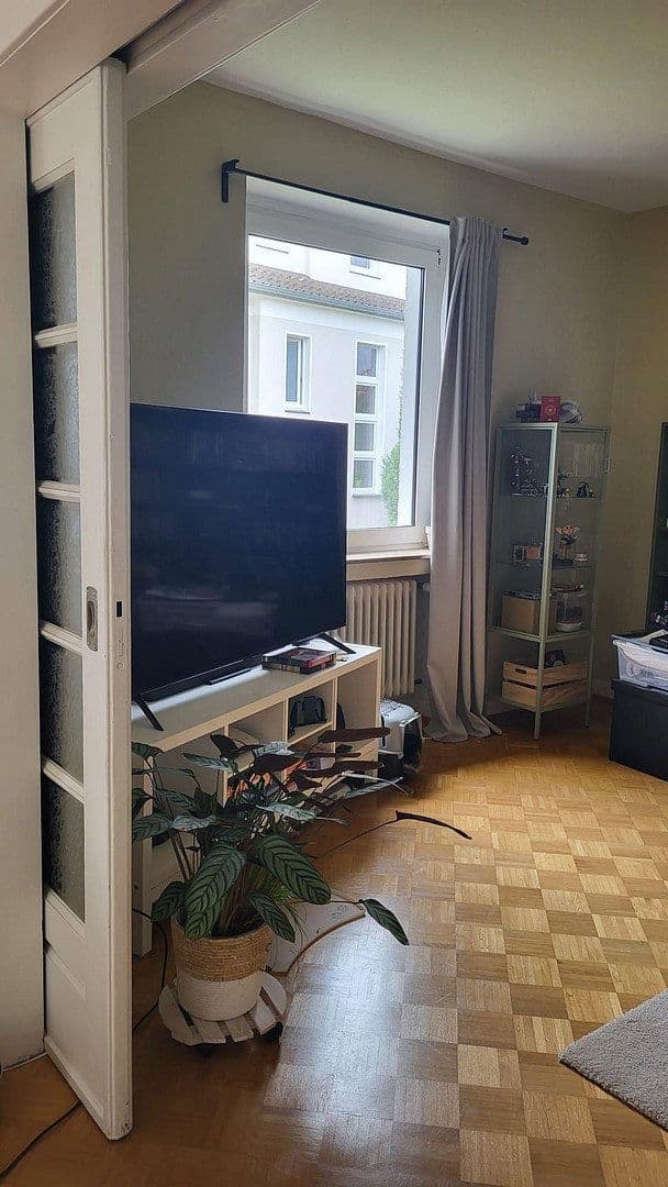 Prenájom bytu 4-izbový 100 m², Schatenstr. 14, Bielefeld, Severné Porýnie - Westfálsko Prenájom bytu 4-izbový 100 m², Schatenstr. 14, Bielefeld, Severné Porýnie - Westfálsko