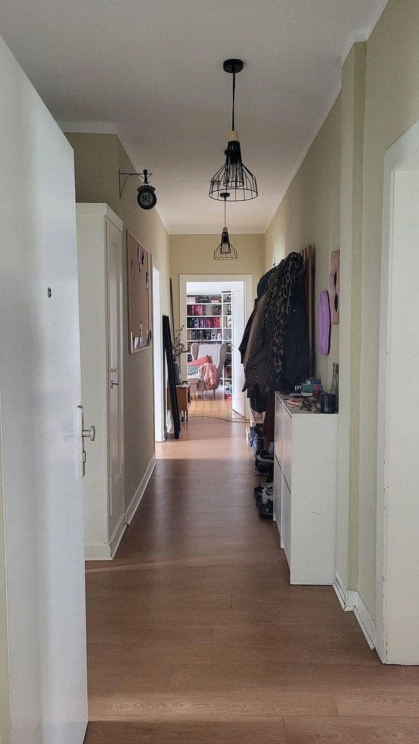 Prenájom bytu 4-izbový 100 m², Schatenstr. 14, Bielefeld, Severné Porýnie - Westfálsko Prenájom bytu 4-izbový 100 m², Schatenstr. 14, Bielefeld, Severné Porýnie - Westfálsko