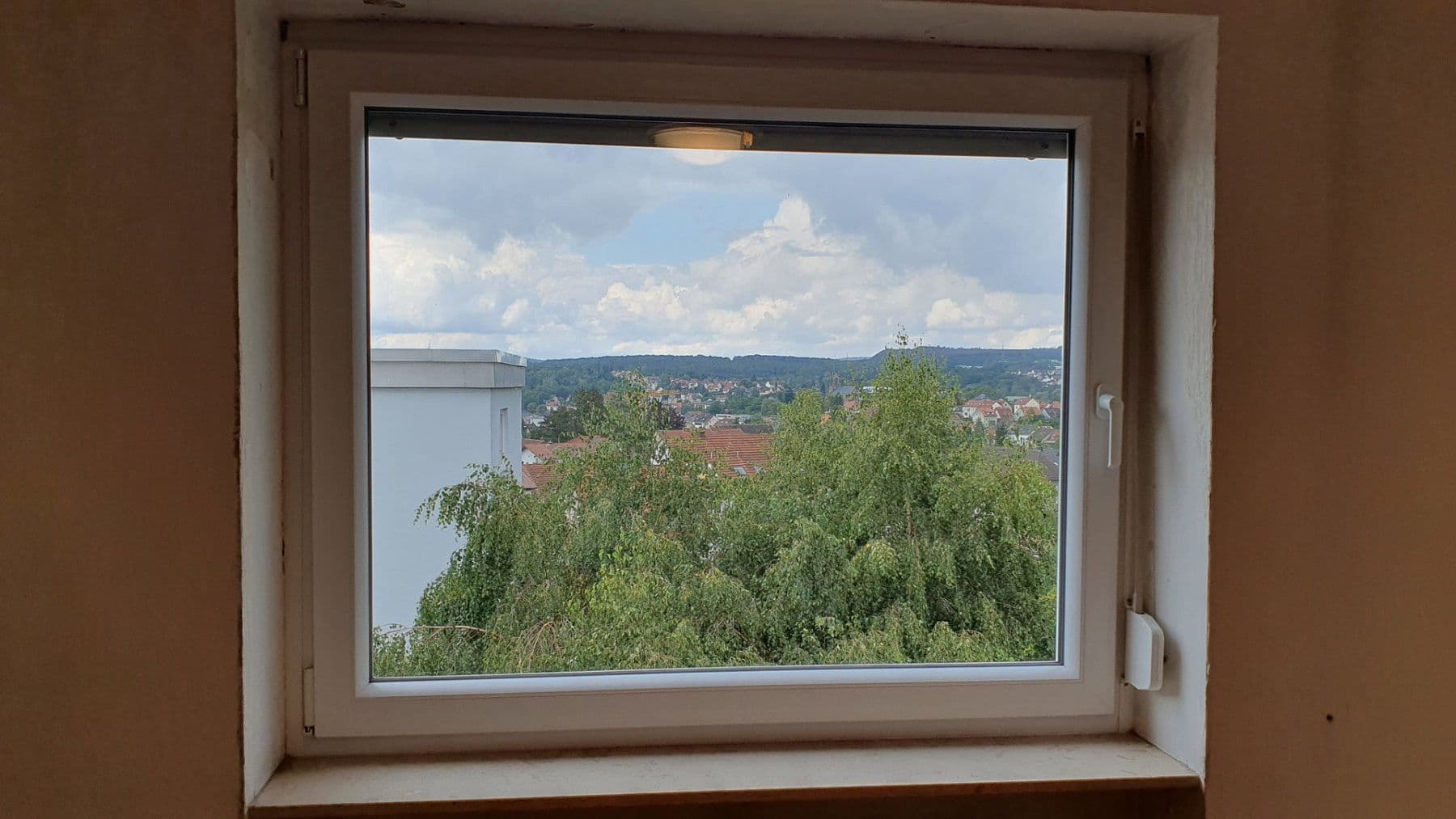 Prenájom bytu 3-izbový 87 m², Saarbrücken, Sársko Prenájom bytu 3-izbový 87 m², Saarbrücken, Sársko