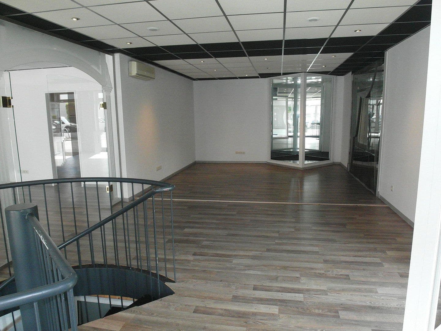 Prenájom nebytového priestoru 180 m², Neusser Straße 26, Meerbusch, Severné Porýnie - Westfálsko Prenájom nebytového priestoru 180 m², Neusser Straße 26, Meerbusch, Severné Porýnie - Westfálsko