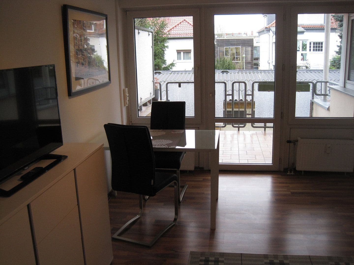 Prenájom bytu 1-izbový 43 m², Schwarzwaldstr. 40, Frankfurt, Hesensko Prenájom bytu 1-izbový 43 m², Schwarzwaldstr. 40, Frankfurt, Hesensko