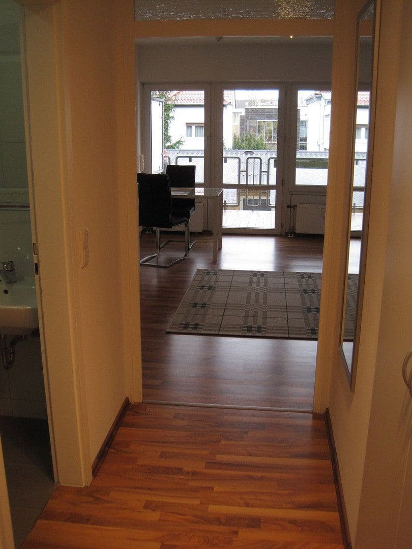 Prenájom bytu 1-izbový 43 m², Schwarzwaldstr. 40, Frankfurt, Hesensko Prenájom bytu 1-izbový 43 m², Schwarzwaldstr. 40, Frankfurt, Hesensko