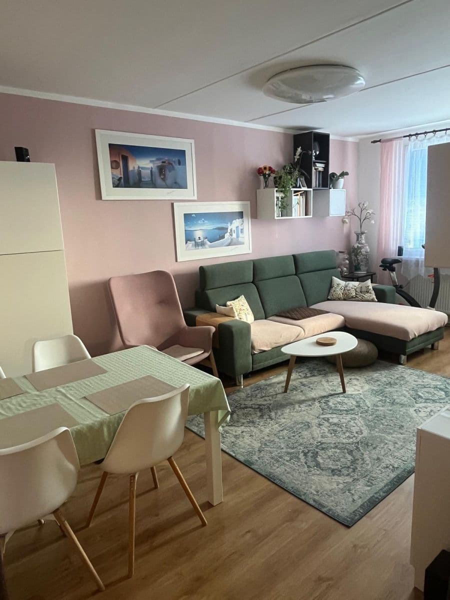 Predaj bytu 3-izbový 78 m², Otradovická, Praha, Praha Predaj bytu 3-izbový 78 m², Otradovická, Praha, Praha