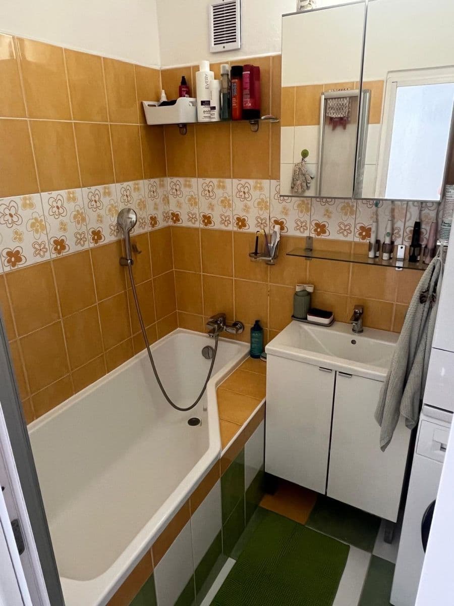 Predaj bytu 3-izbový 78 m², Otradovická, Praha, Praha Predaj bytu 3-izbový 78 m², Otradovická, Praha, Praha
