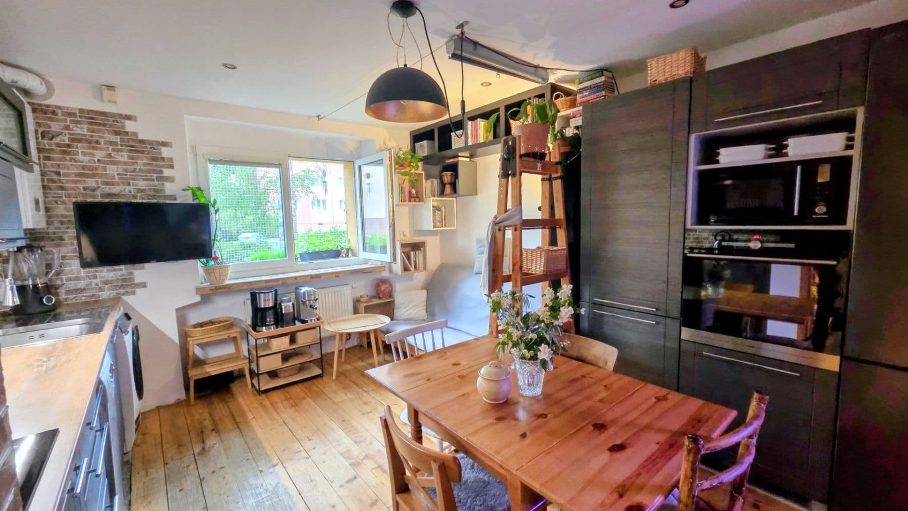 Predaj bytu 3-izbový 56 m², Kpt. Jaroše, Beroun, Středočeský kraj Predaj bytu 3-izbový 56 m², Kpt. Jaroše, Beroun, Středočeský kraj