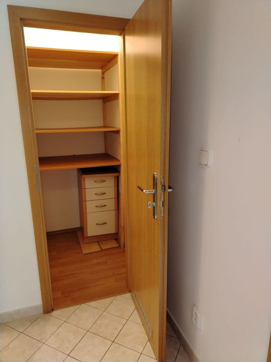 Prenájom bytu 1-izbový 44 m², Petržílkova, Praha, Praha Prenájom bytu 1-izbový 44 m², Petržílkova, Praha, Praha