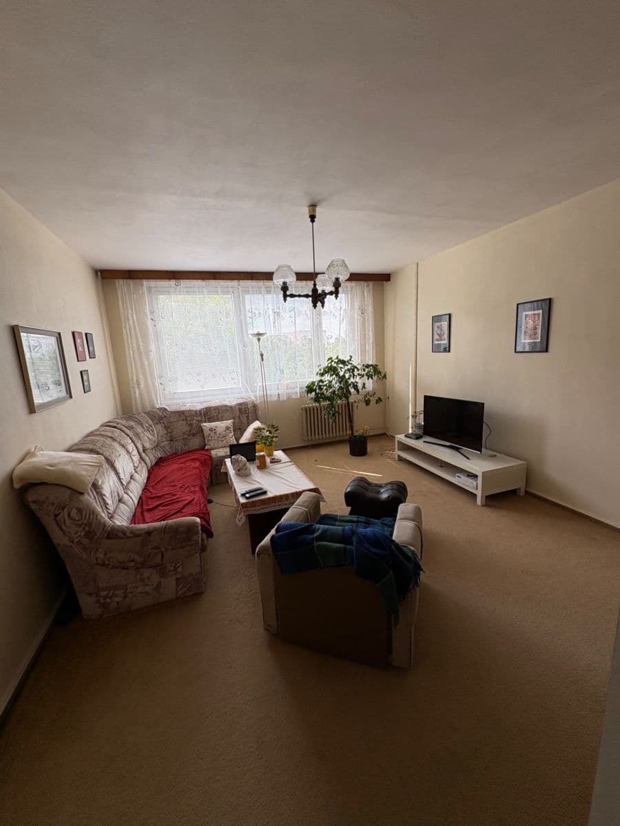Prenájom bytu 4-izbový 97 m², Renoirova, Praha, Praha Prenájom bytu 4-izbový 97 m², Renoirova, Praha, Praha