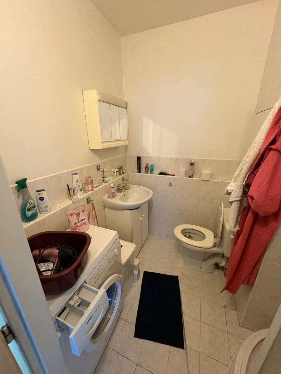 Prenájom bytu 4-izbový 97 m², Renoirova, Praha, Praha Prenájom bytu 4-izbový 97 m², Renoirova, Praha, Praha