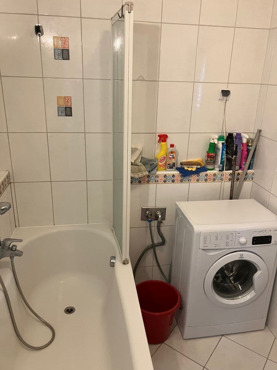 Prenájom bytu 1-izbový 50 m², Na križovatkách, Ružinov, Bratislavský kraj Prenájom bytu 1-izbový 50 m², Na križovatkách, Ružinov, Bratislavský kraj
