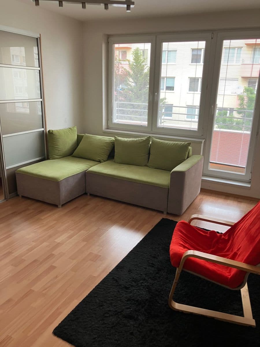 Prenájom bytu 1-izbový 50 m², Na križovatkách, Ružinov, Bratislavský kraj Prenájom bytu 1-izbový 50 m², Na križovatkách, Ružinov, Bratislavský kraj