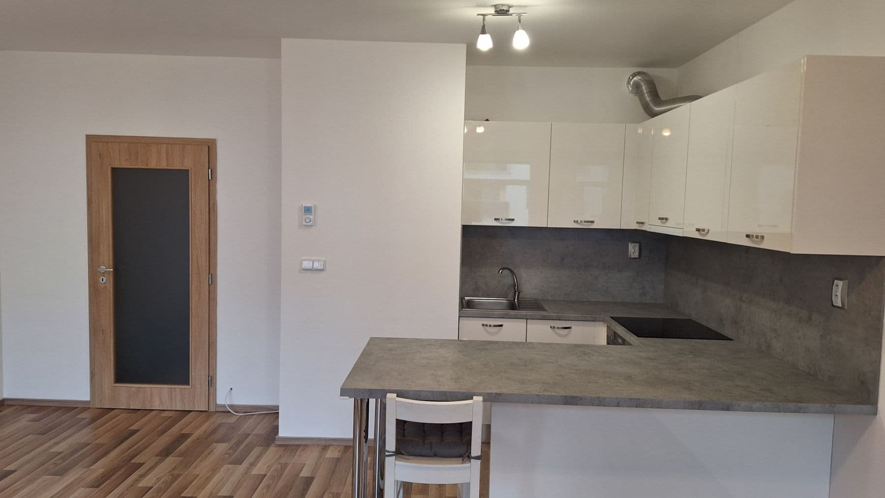Prenájom bytu 1-izbový 34 m², Oty Bubeníčka, Praha, Praha Prenájom bytu 1-izbový 34 m², Oty Bubeníčka, Praha, Praha