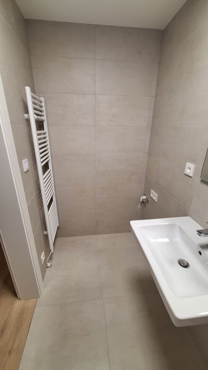 Prenájom bytu 2-izbový 61 m², Bystrcká, Brno, Jihomoravský kraj Prenájom bytu 2-izbový 61 m², Bystrcká, Brno, Jihomoravský kraj