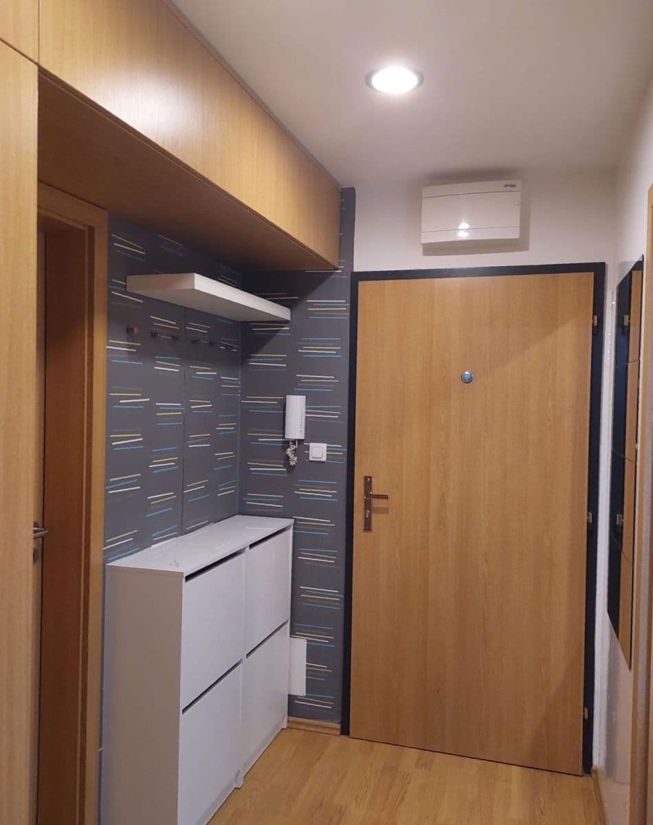 Predaj bytu 2-izbový 59 m², Žitná, Hostivice, Středočeský kraj Predaj bytu 2-izbový 59 m², Žitná, Hostivice, Středočeský kraj