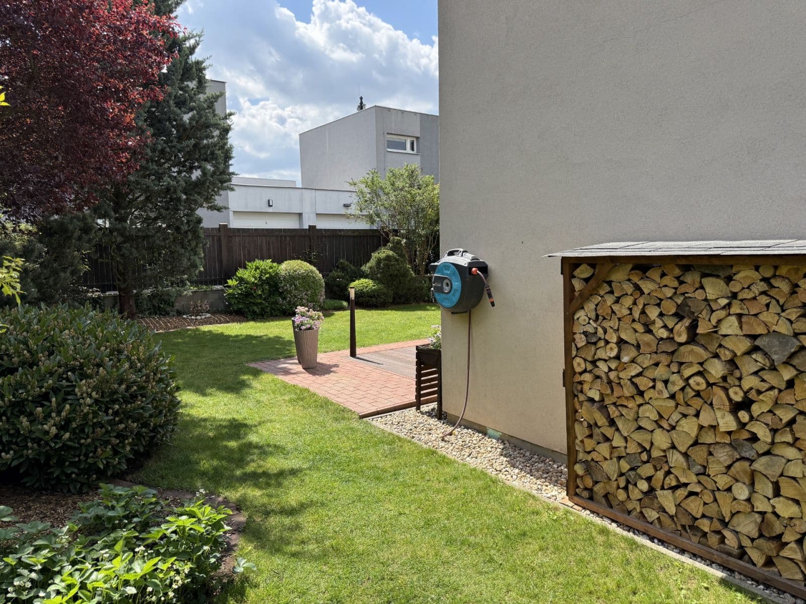 Predaj domu 150 m², pozemek 461 m², Cechovní, Jenštejn, Středočeský kraj Predaj domu 150 m², pozemek 461 m², Cechovní, Jenštejn, Středočeský kraj