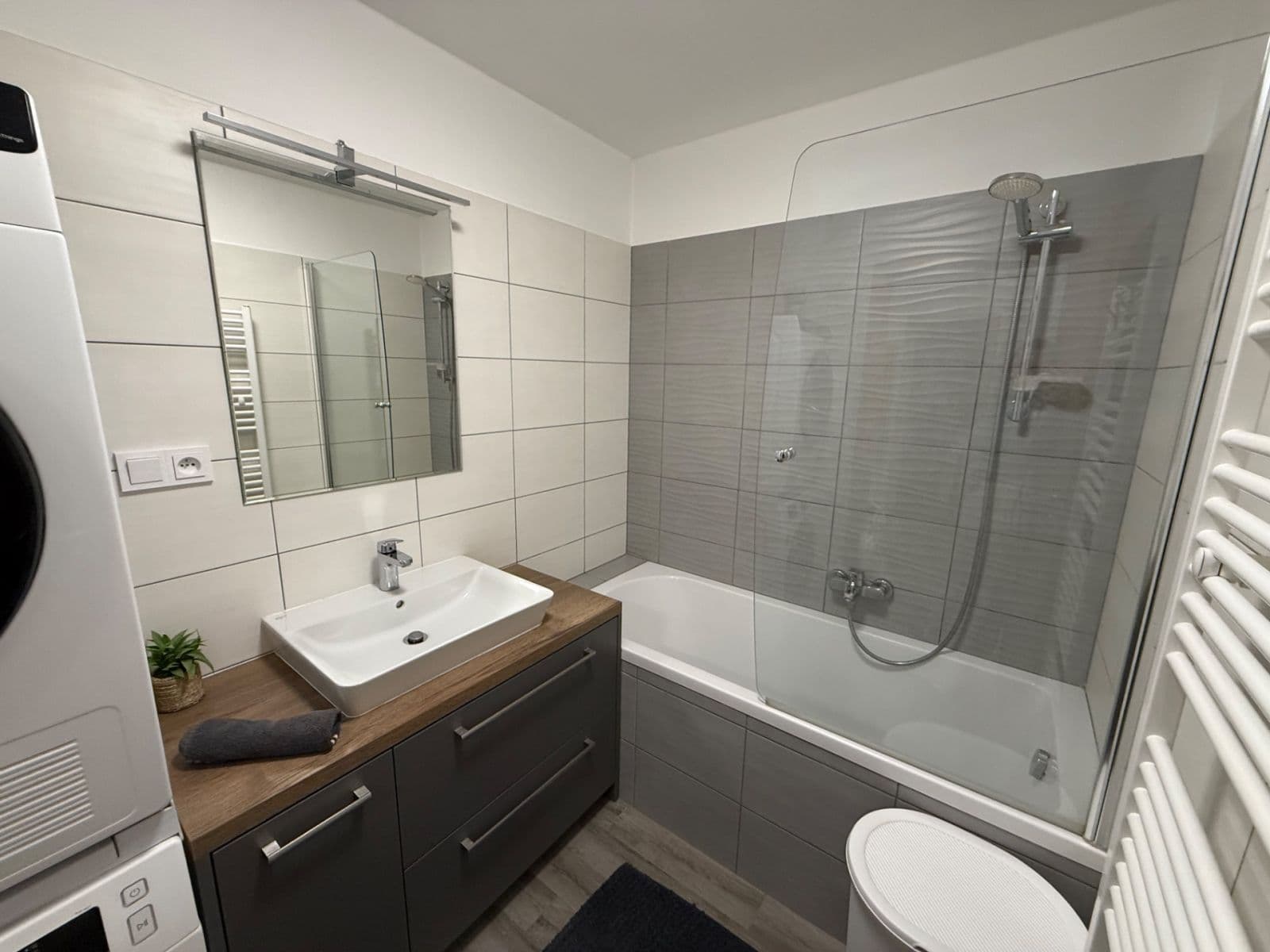 Prenájom bytu 2-izbový 67 m², U Sportovní školy, Pardubice, Pardubický kraj Prenájom bytu 2-izbový 67 m², U Sportovní školy, Pardubice, Pardubický kraj