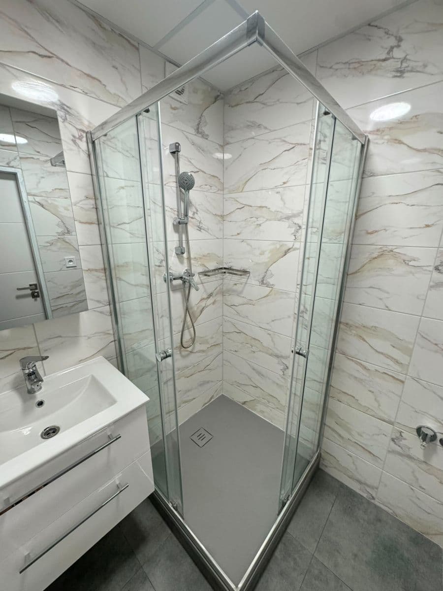 Prenájom bytu 3-izbový 70 m², Družstevní, Třebíč, Kraj Vysočina Prenájom bytu 3-izbový 70 m², Družstevní, Třebíč, Kraj Vysočina