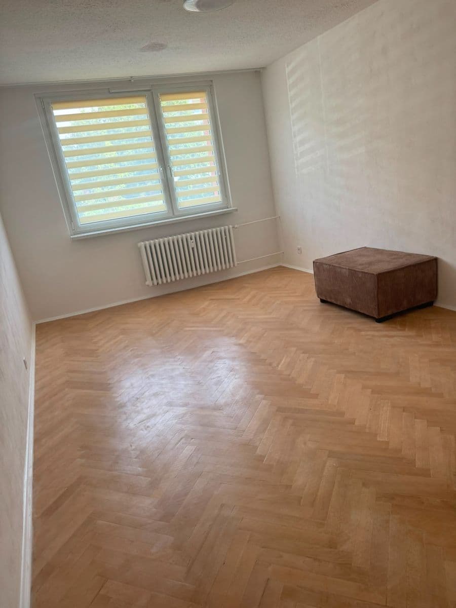 Prenájom bytu 3-izbový 70 m², Družstevní, Třebíč, Kraj Vysočina Prenájom bytu 3-izbový 70 m², Družstevní, Třebíč, Kraj Vysočina