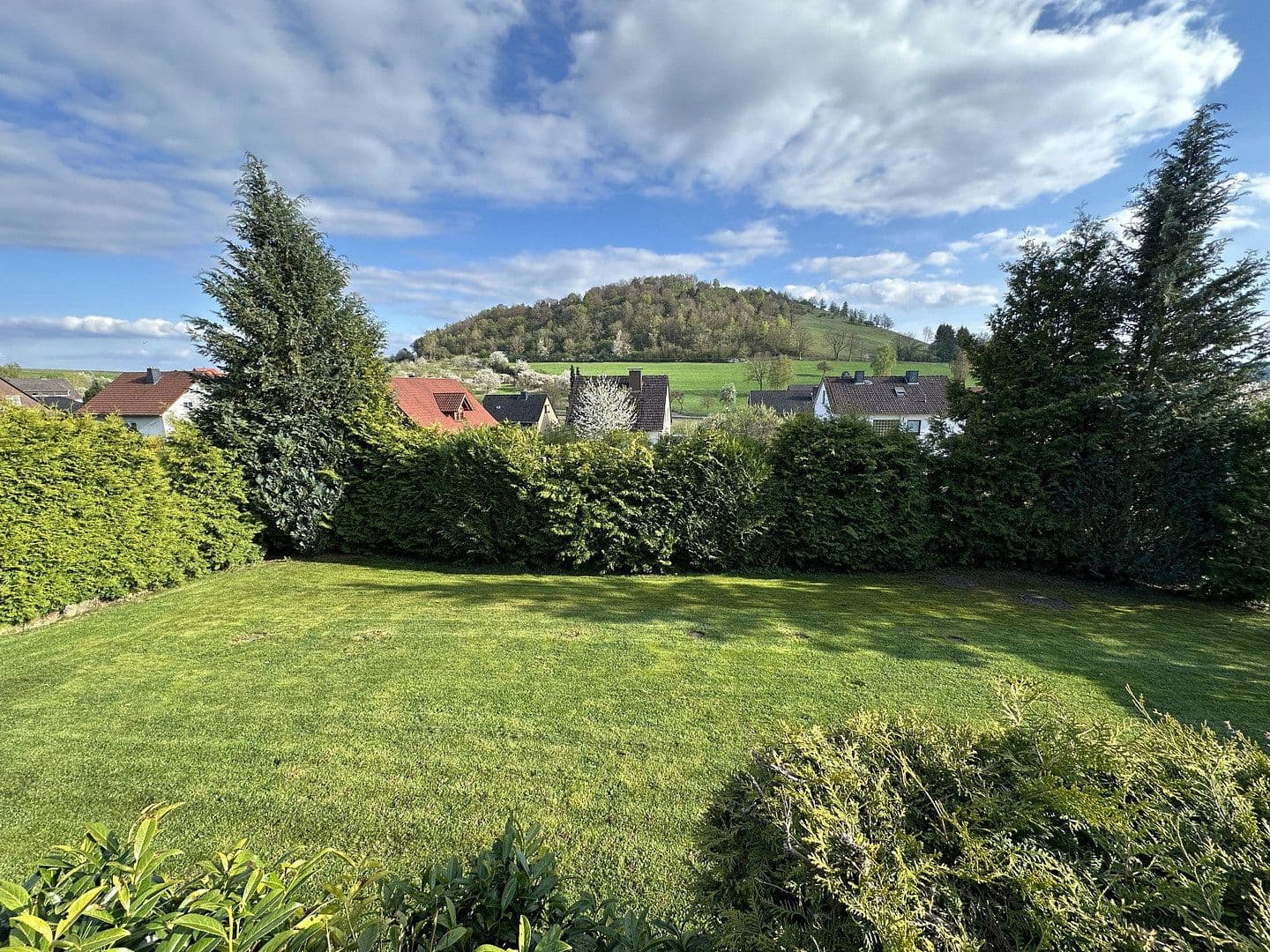 Predaj domu 230 m², pozemek 750 m², Am Hainberg 42, Moringen, Dolné Sasko Predaj domu 230 m², pozemek 750 m², Am Hainberg 42, Moringen, Dolné Sasko