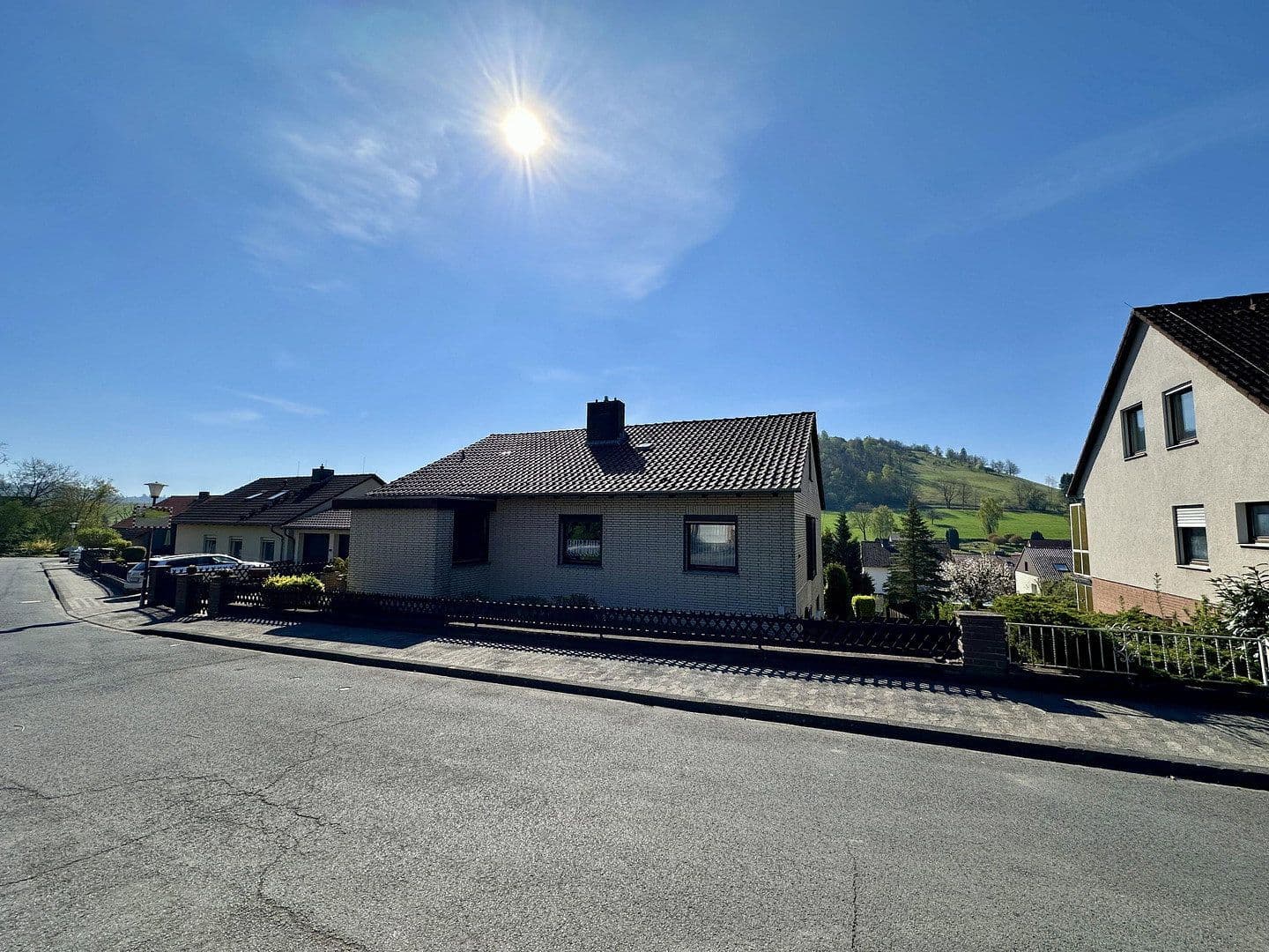 Predaj domu 230 m², pozemek 750 m², Am Hainberg 42, Moringen, Dolné Sasko Predaj domu 230 m², pozemek 750 m², Am Hainberg 42, Moringen, Dolné Sasko