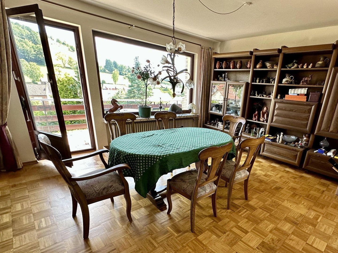 Predaj domu 230 m², pozemek 750 m², Am Hainberg 42, Moringen, Dolné Sasko Predaj domu 230 m², pozemek 750 m², Am Hainberg 42, Moringen, Dolné Sasko