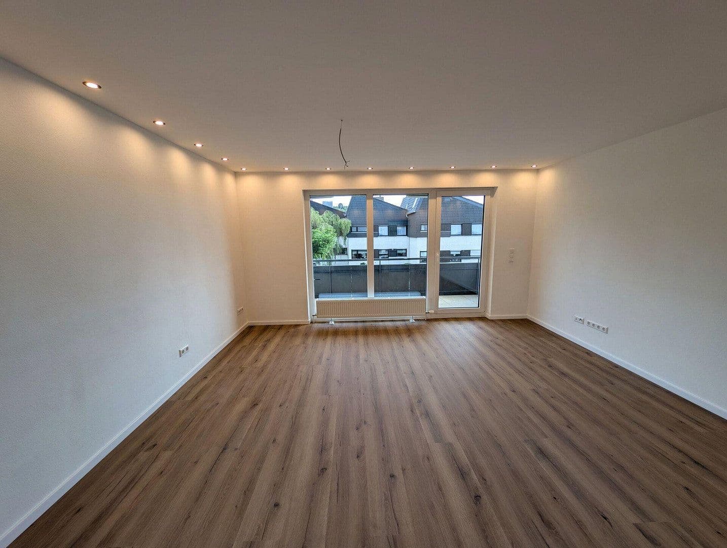 Prenájom bytu 4-izbový 96 m², Stöckhofstraße 1, Leonberg, Bádensko-Wurttembersko Prenájom bytu 4-izbový 96 m², Stöckhofstraße 1, Leonberg, Bádensko-Wurttembersko