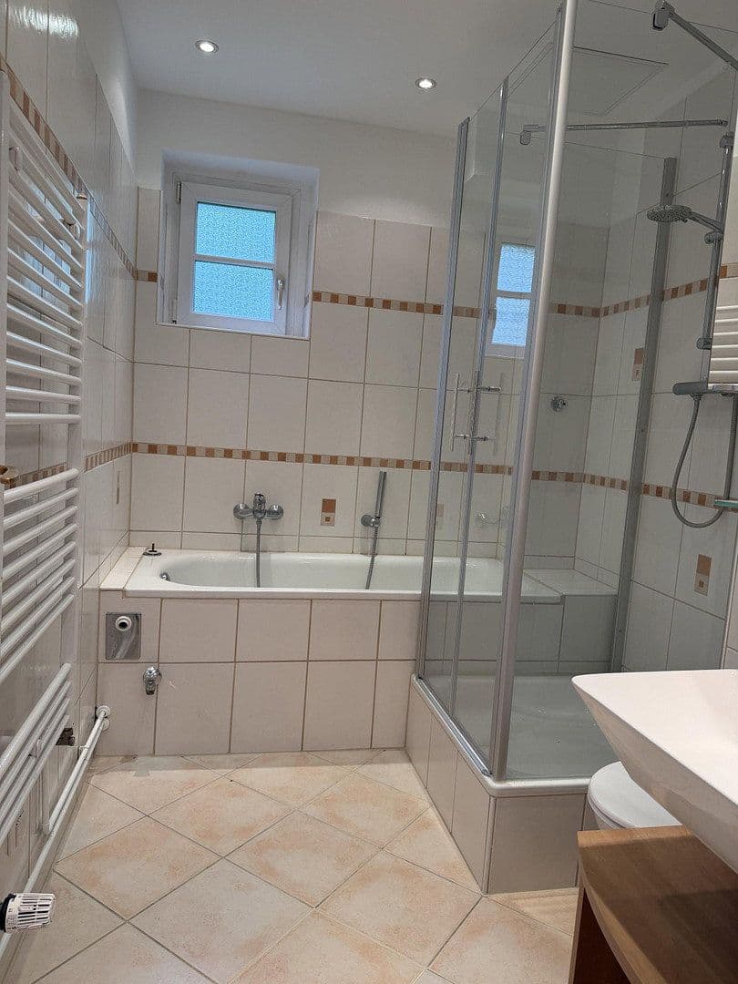 Predaj bytu 3-izbový 64 m², Laehrscher Jagdweg, Berlin, Berlín Predaj bytu 3-izbový 64 m², Laehrscher Jagdweg, Berlin, Berlín