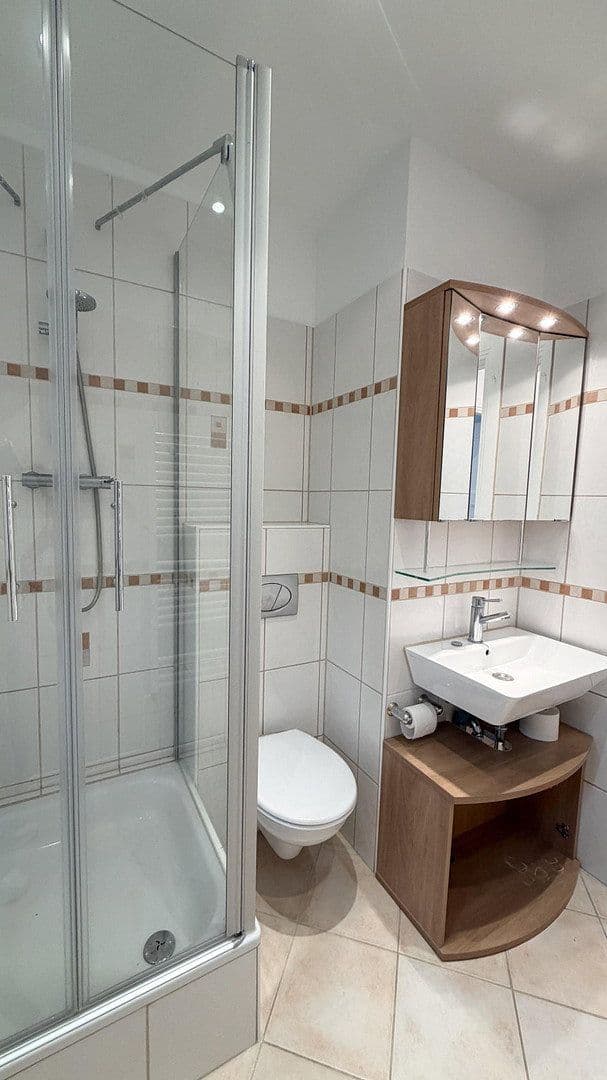 Predaj bytu 3-izbový 64 m², Laehrscher Jagdweg, Berlin, Berlín Predaj bytu 3-izbový 64 m², Laehrscher Jagdweg, Berlin, Berlín