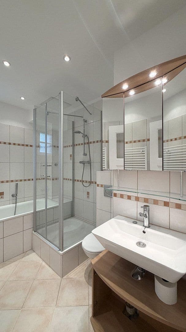 Predaj bytu 3-izbový 64 m², Laehrscher Jagdweg, Berlin, Berlín Predaj bytu 3-izbový 64 m², Laehrscher Jagdweg, Berlin, Berlín