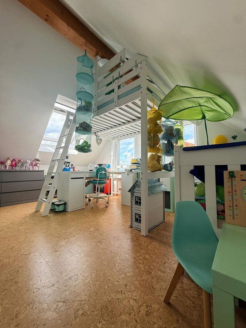 Predaj bytu 4-izbový 99 m², Freiberg am Neckar, Bádensko-Wurttembersko Predaj bytu 4-izbový 99 m², Freiberg am Neckar, Bádensko-Wurttembersko