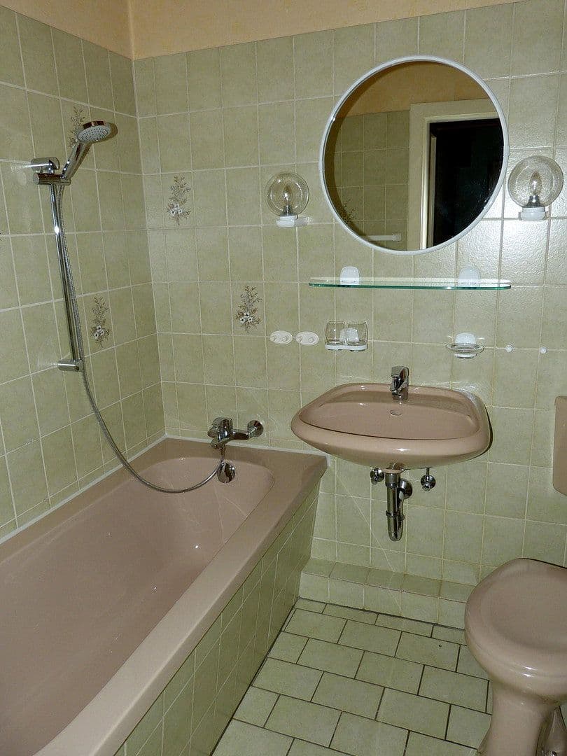 Prenájom bytu 5-izbový 145 m², Hägener Straße 61, Remscheid, Severné Porýnie - Westfálsko Prenájom bytu 5-izbový 145 m², Hägener Straße 61, Remscheid, Severné Porýnie - Westfálsko