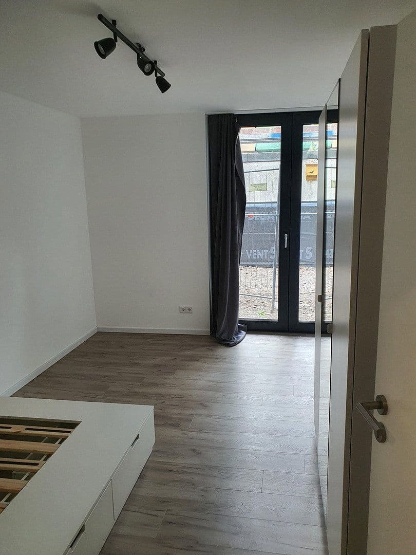 Prenájom bytu 1-izbový 14 m², Karlsruhe, Bádensko-Wurttembersko Prenájom bytu 1-izbový 14 m², Karlsruhe, Bádensko-Wurttembersko