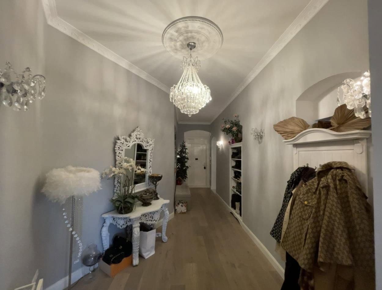 Predaj bytu 5-izbový 180 m², Berlin Mitte, Berlín Predaj bytu 5-izbový 180 m², Berlin Mitte, Berlín