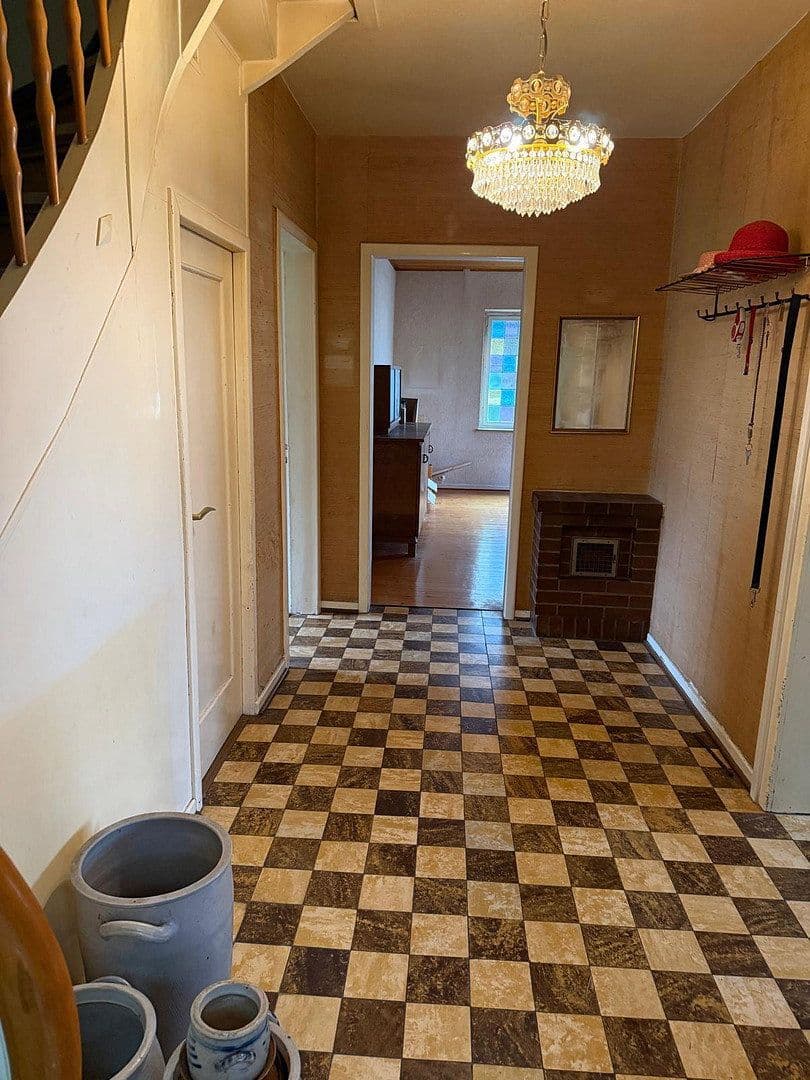 Predaj domu 120 m², pozemek 615 m², Klosterstraße 12, Mengerskirchen, Hesensko Predaj domu 120 m², pozemek 615 m², Klosterstraße 12, Mengerskirchen, Hesensko