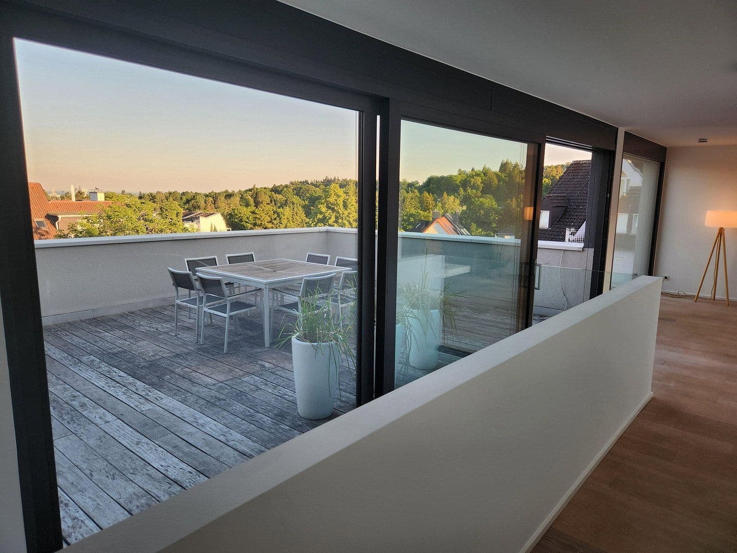 Predaj domu 680 m², pozemek 905 m², Brüder-Grimm-Straße 5, Oberursel (Taunus), Hesensko Predaj domu 680 m², pozemek 905 m², Brüder-Grimm-Straße 5, Oberursel (Taunus), Hesensko