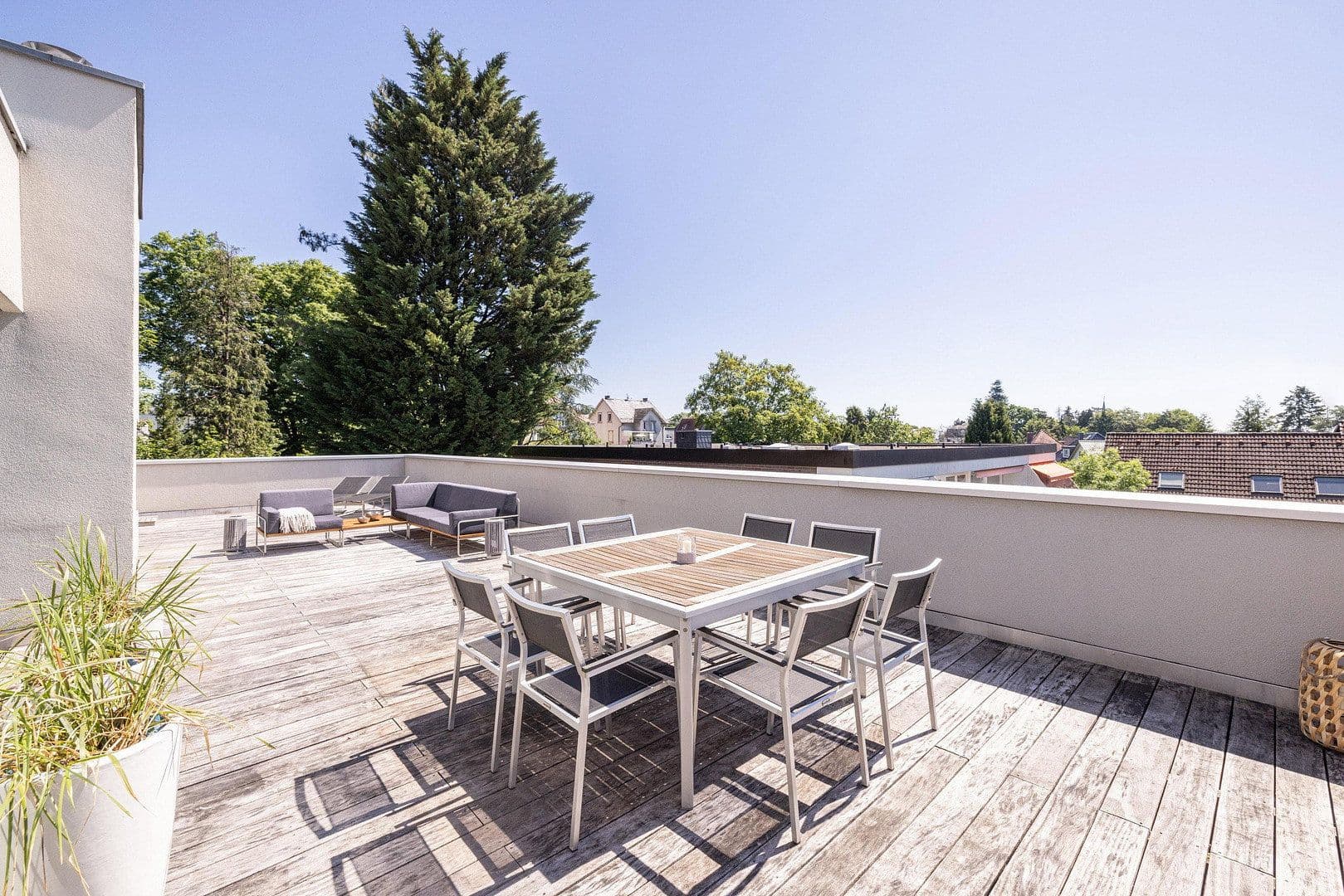 Predaj domu 680 m², pozemok 905 m², Brüder-Grimm-Straße 5, Oberursel (Taunus), Hesensko Predaj domu 680 m², pozemok 905 m², Brüder-Grimm-Straße 5, Oberursel (Taunus), Hesensko