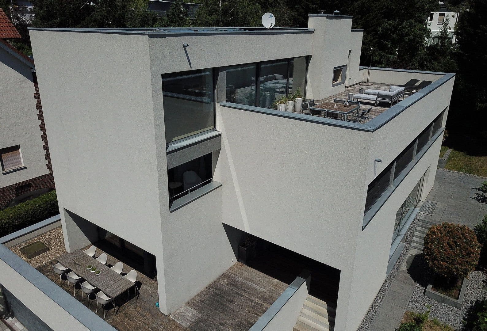 Predaj domu 680 m², pozemok 905 m², Brüder-Grimm-Straße 5, Oberursel (Taunus), Hesensko Predaj domu 680 m², pozemok 905 m², Brüder-Grimm-Straße 5, Oberursel (Taunus), Hesensko