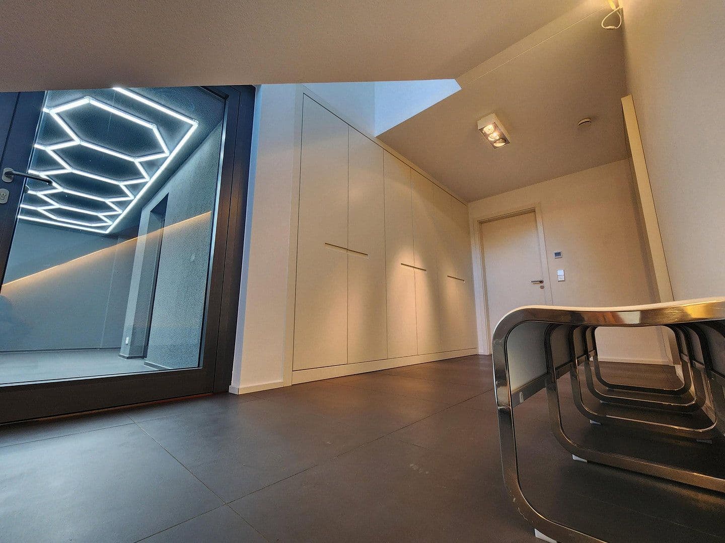 Predaj domu 680 m², pozemek 905 m², Brüder-Grimm-Straße 5, Oberursel (Taunus), Hesensko Predaj domu 680 m², pozemek 905 m², Brüder-Grimm-Straße 5, Oberursel (Taunus), Hesensko