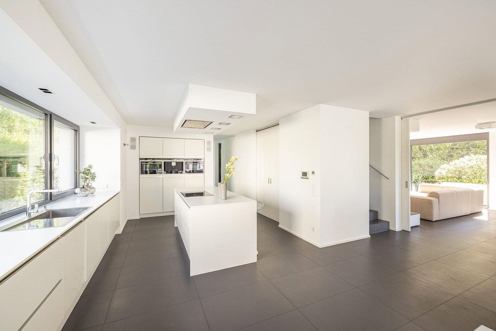 Predaj domu 680 m², pozemok 905 m², Brüder-Grimm-Straße 5, Oberursel (Taunus), Hesensko Predaj domu 680 m², pozemok 905 m², Brüder-Grimm-Straße 5, Oberursel (Taunus), Hesensko