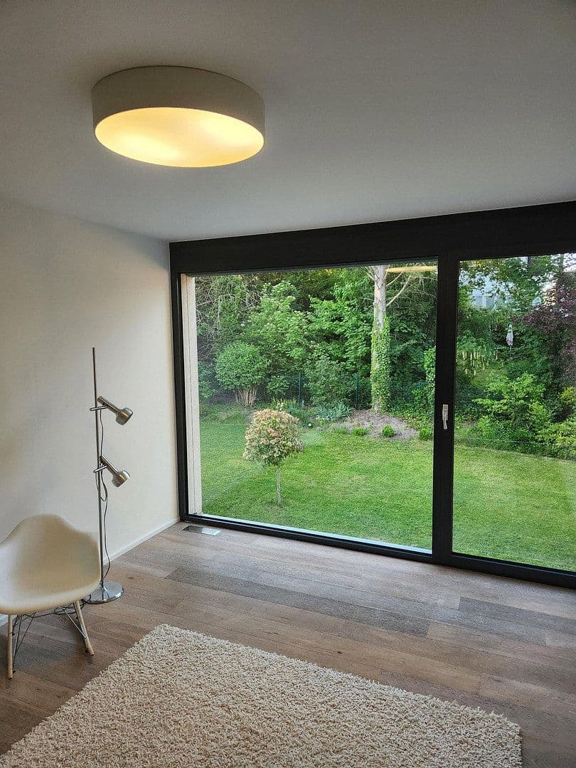 Predaj domu 680 m², pozemok 905 m², Brüder-Grimm-Straße 5, Oberursel (Taunus), Hesensko Predaj domu 680 m², pozemok 905 m², Brüder-Grimm-Straße 5, Oberursel (Taunus), Hesensko