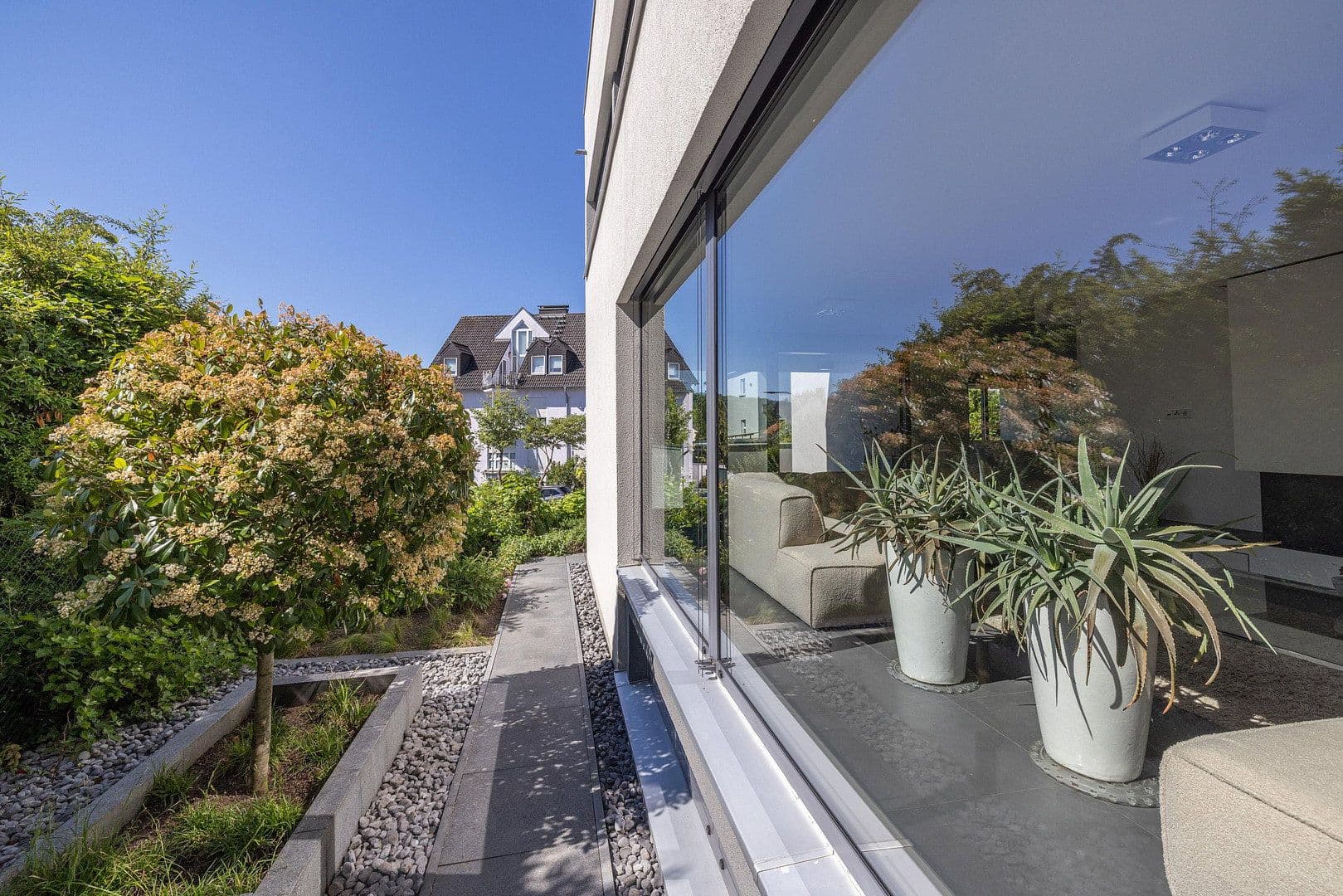 Predaj domu 680 m², pozemok 905 m², Brüder-Grimm-Straße 5, Oberursel (Taunus), Hesensko Predaj domu 680 m², pozemok 905 m², Brüder-Grimm-Straße 5, Oberursel (Taunus), Hesensko