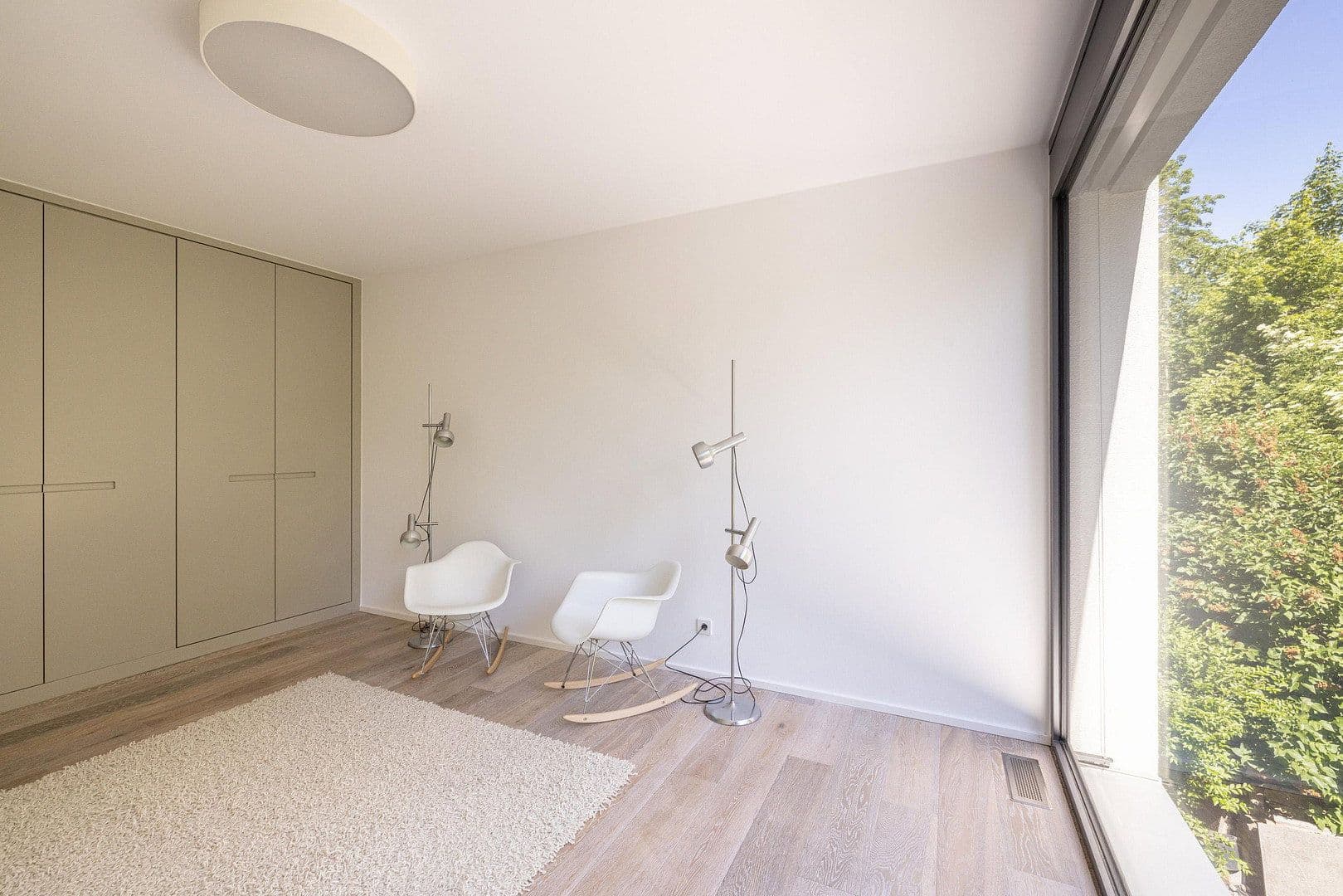 Predaj domu 680 m², pozemek 905 m², Brüder-Grimm-Straße 5, Oberursel (Taunus), Hesensko Predaj domu 680 m², pozemek 905 m², Brüder-Grimm-Straße 5, Oberursel (Taunus), Hesensko
