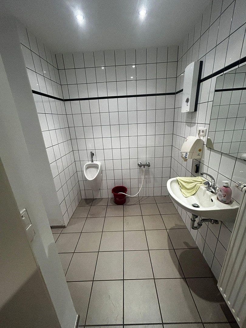 Prenájom nebytového priestoru 350 m², Königsstraße 72, Mönchengladbach, Severné Porýnie - Westfálsko Prenájom nebytového priestoru 350 m², Königsstraße 72, Mönchengladbach, Severné Porýnie - Westfálsko