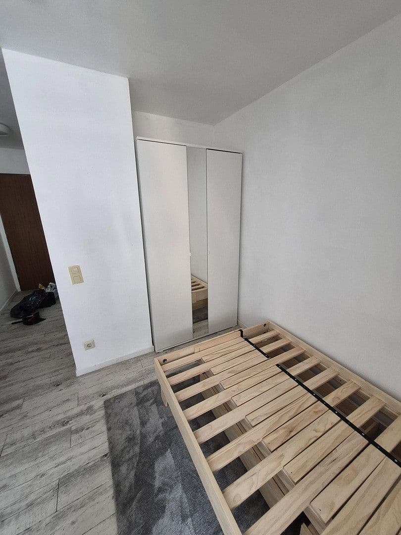 Prenájom bytu 1-izbový 17 m², L2, Mannheim, Bádensko-Wurttembersko Prenájom bytu 1-izbový 17 m², L2, Mannheim, Bádensko-Wurttembersko