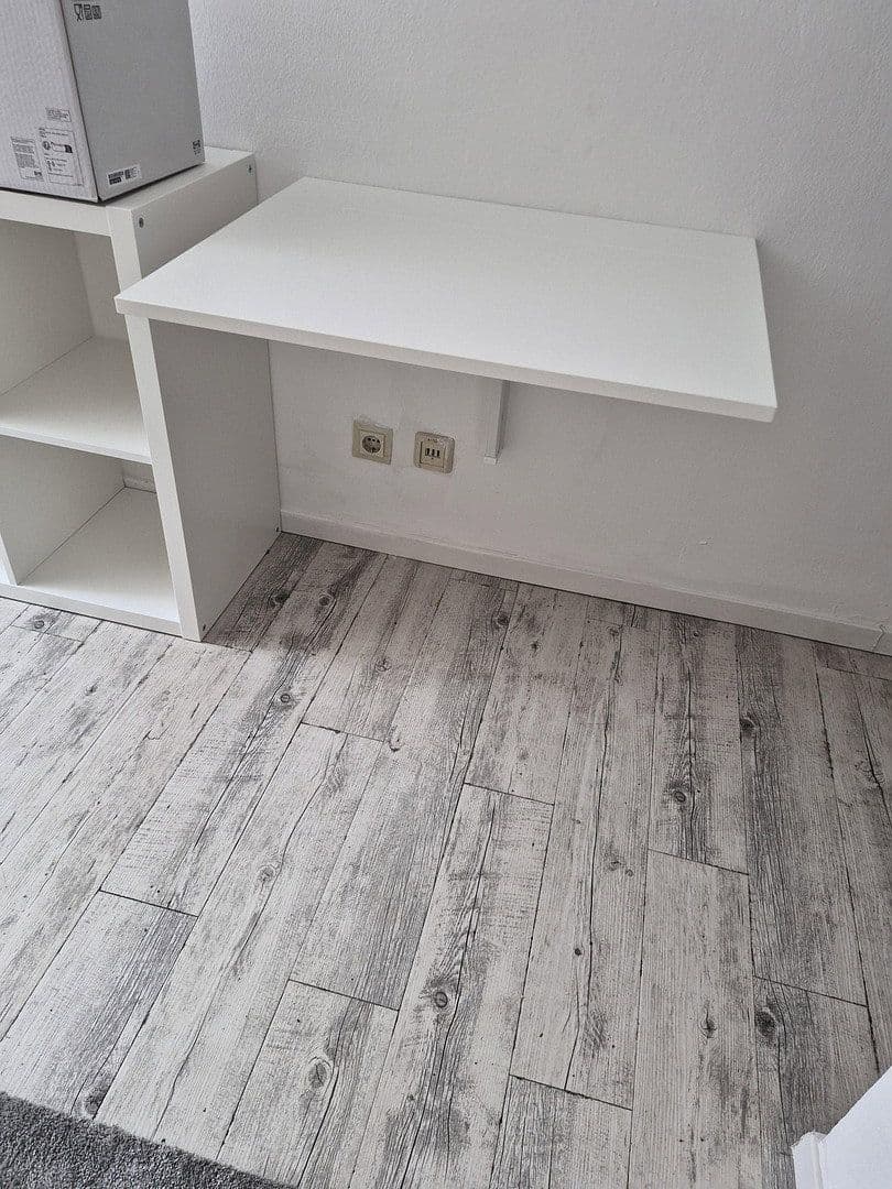 Prenájom bytu 1-izbový 17 m², L2, Mannheim, Bádensko-Wurttembersko Prenájom bytu 1-izbový 17 m², L2, Mannheim, Bádensko-Wurttembersko
