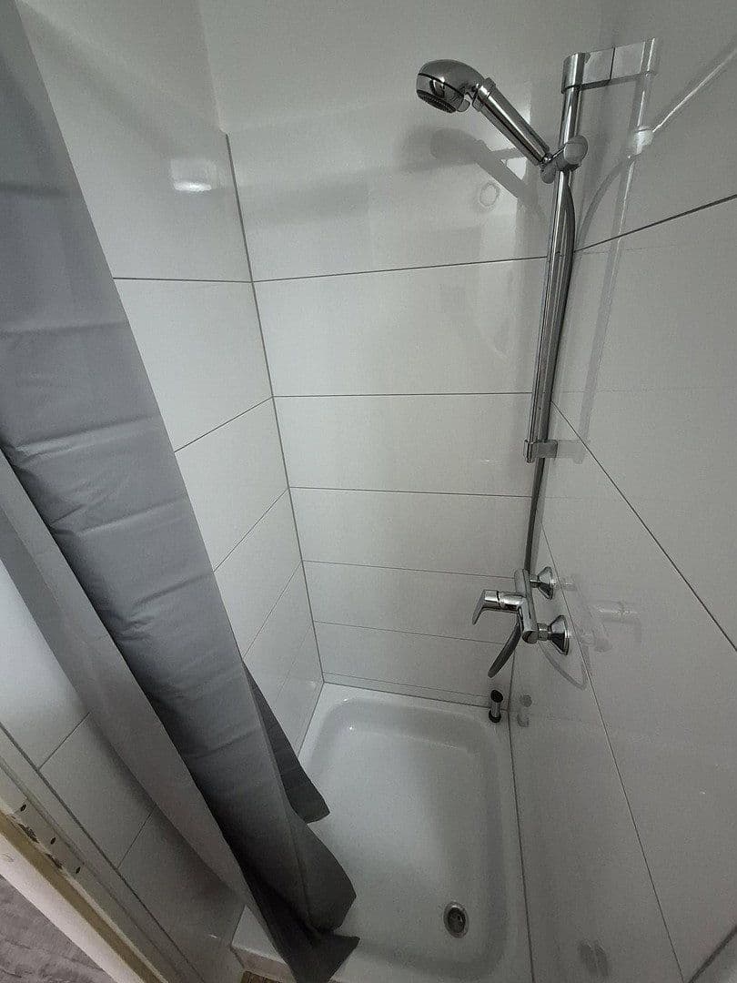 Prenájom bytu 1-izbový 17 m², L2, Mannheim, Bádensko-Wurttembersko Prenájom bytu 1-izbový 17 m², L2, Mannheim, Bádensko-Wurttembersko