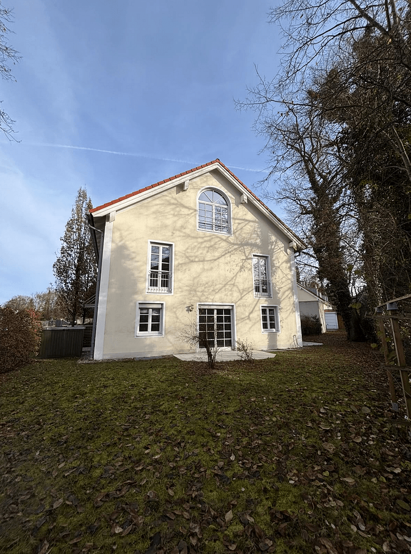 Predaj domu 175 m², pozemek 385 m², Planegg, Bavorsko Predaj domu 175 m², pozemek 385 m², Planegg, Bavorsko